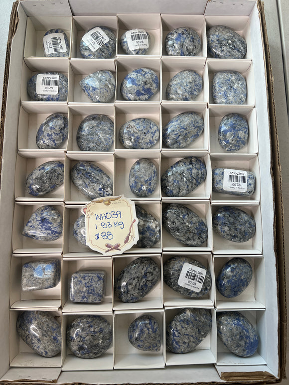 Wholesale Flat - 039 - Kyanite in Granite Palmstones - 1.83kg